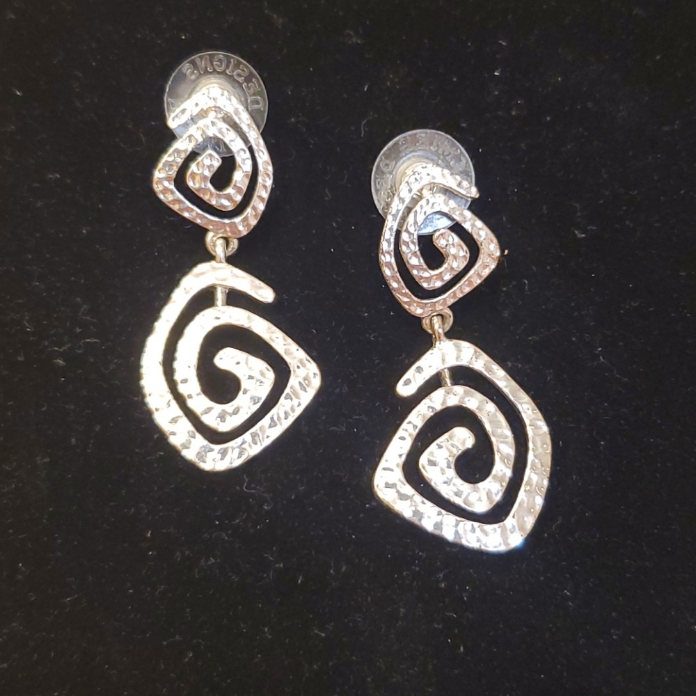 🦋 Cool Silver Earrings